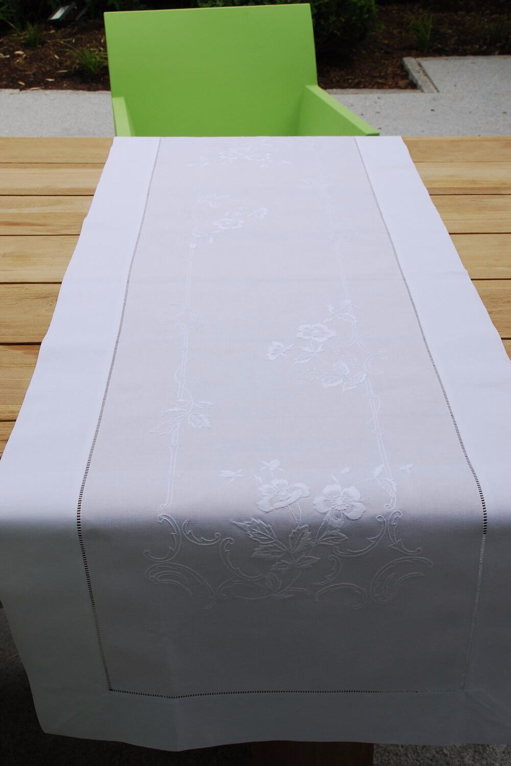 Tischläufer Rosen 50x150cm handgestickt