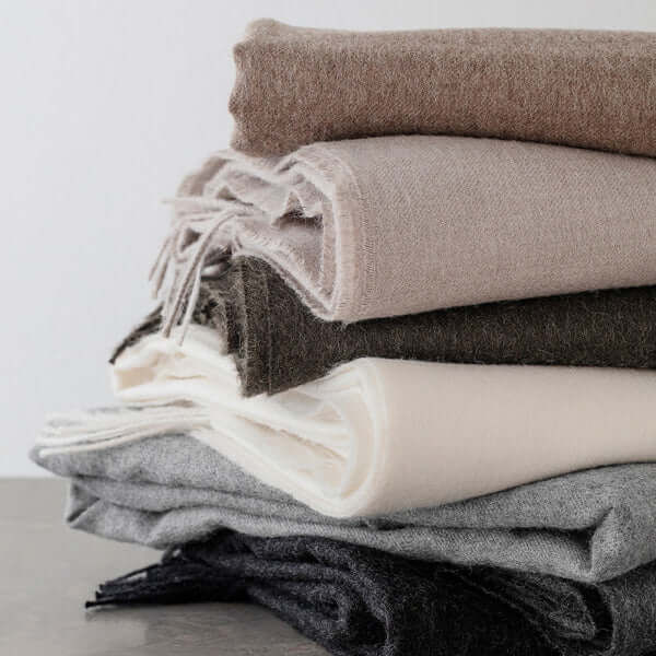 Luxury Collection verschiedene Farben aufeinander gestapelt