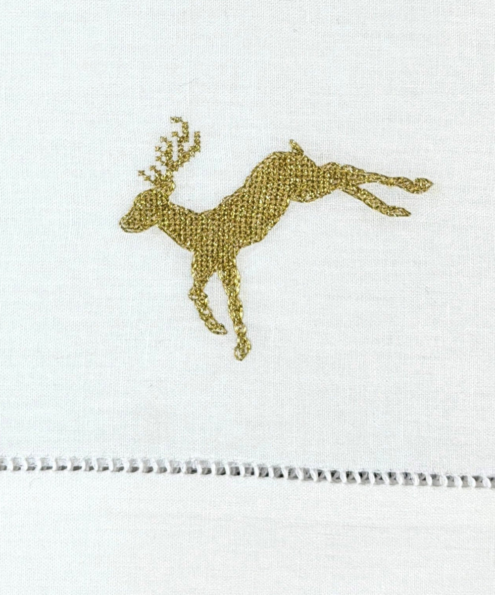 Nahaufnahme Stoffseviette Christmas Deer 520x50cm mit Hohlasaum.