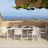 Tevere Outdoor Tisch auf Terasse mit Meerblick.