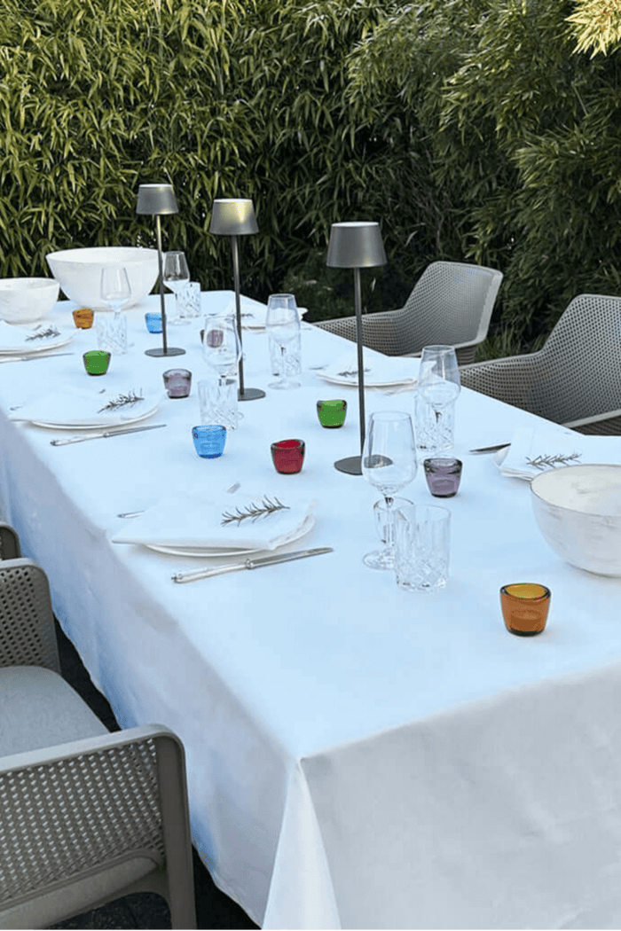 Tischdecken weiß Como - 2cm Saum - Briefecke