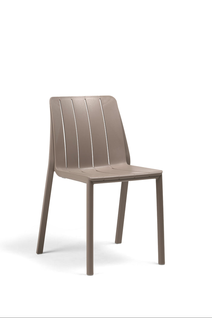 Tiberina Outdoor Stuhl Bistro in der Farbe Tortora freigestellt