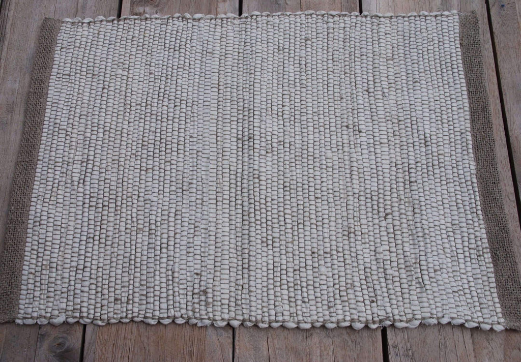 handgewebtes Tischset aus Leinen in elfenbein-natur