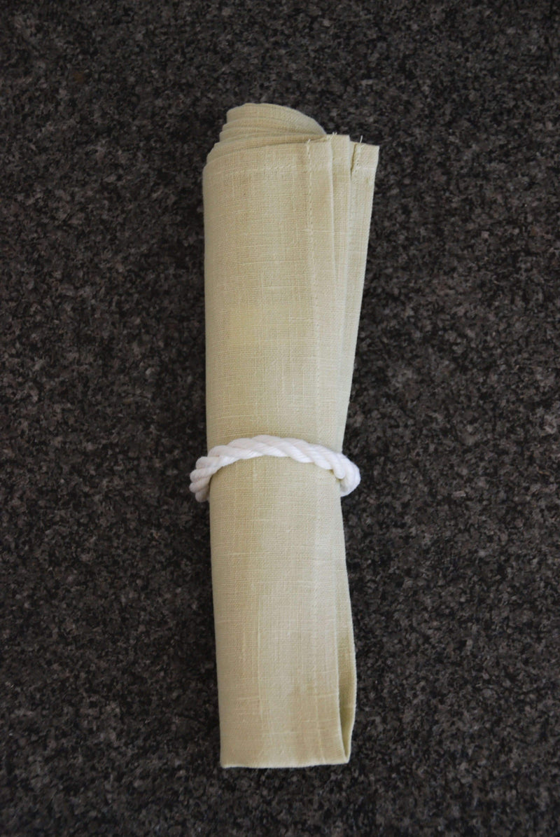 Serviette aus Leinen mit Maschinensaum in limette