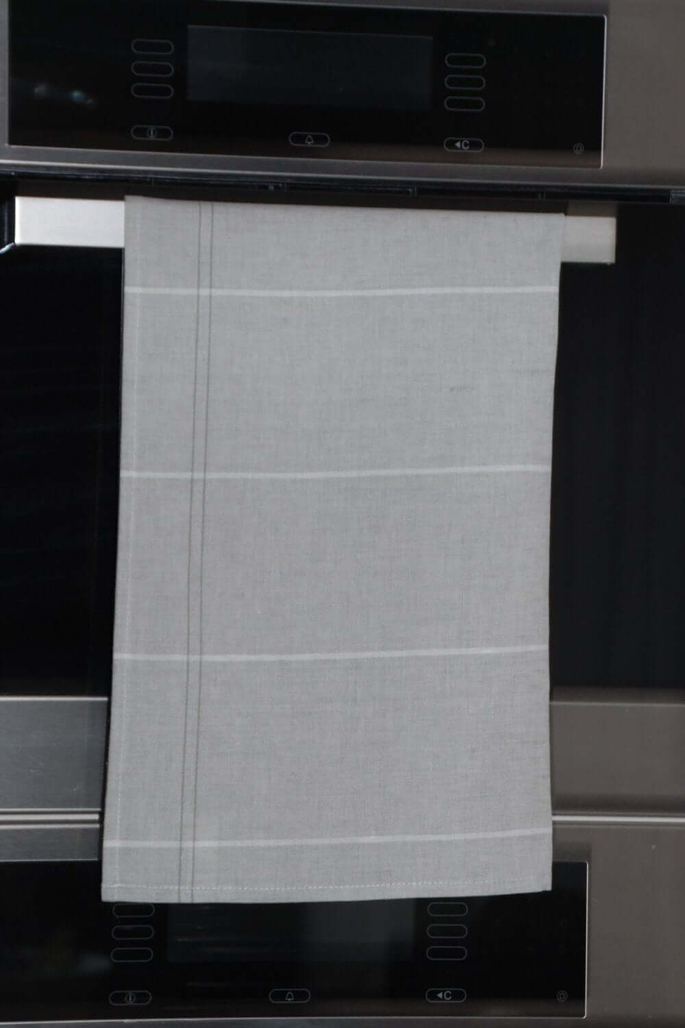 saugfähige Geschirrtücher aus Halbleinen mit dezenten Randstreifen. Geschirrtücher Halbleinen Moritz- 2er Pack  Geschirrtücher Halbleinen Moritz  Geschirrtücher aus Leinen  Geschirrtücher aus reinem Leinen  Geschirrtücher aus Baumwolle  Halbleinen.