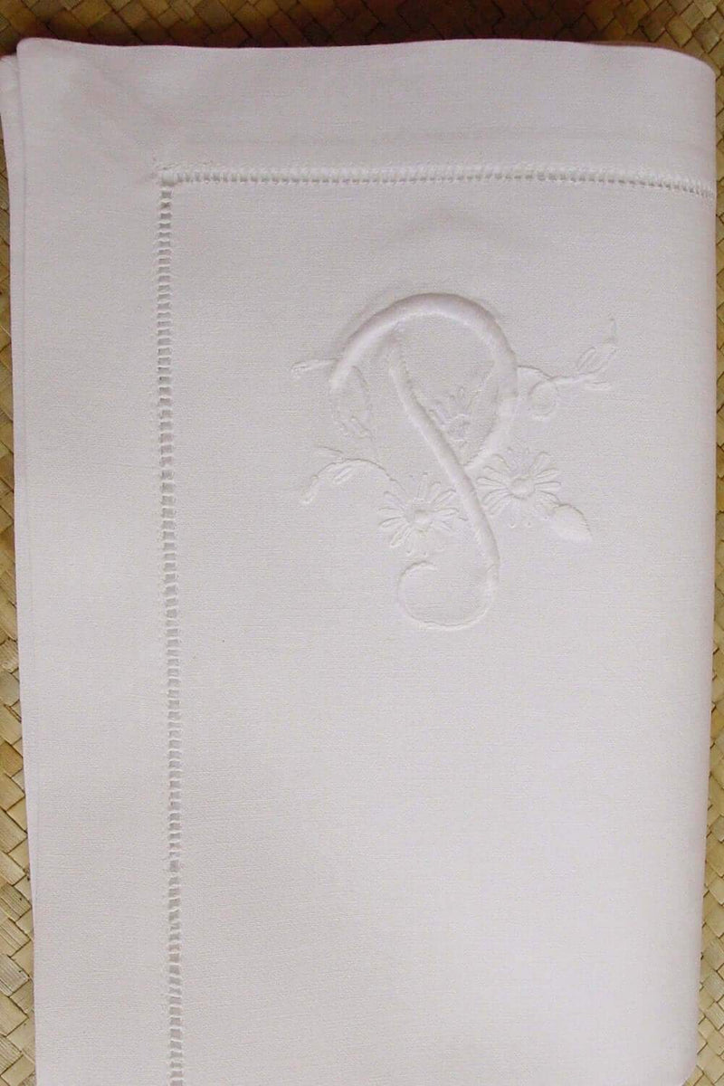 handgestickte Monogramm Stoffserviette Baumwolle weiß mit Buchstabe P