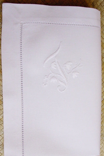 handgestickte Monogramm Stoffserviette Baumwolle weiß mit Buchstabe T