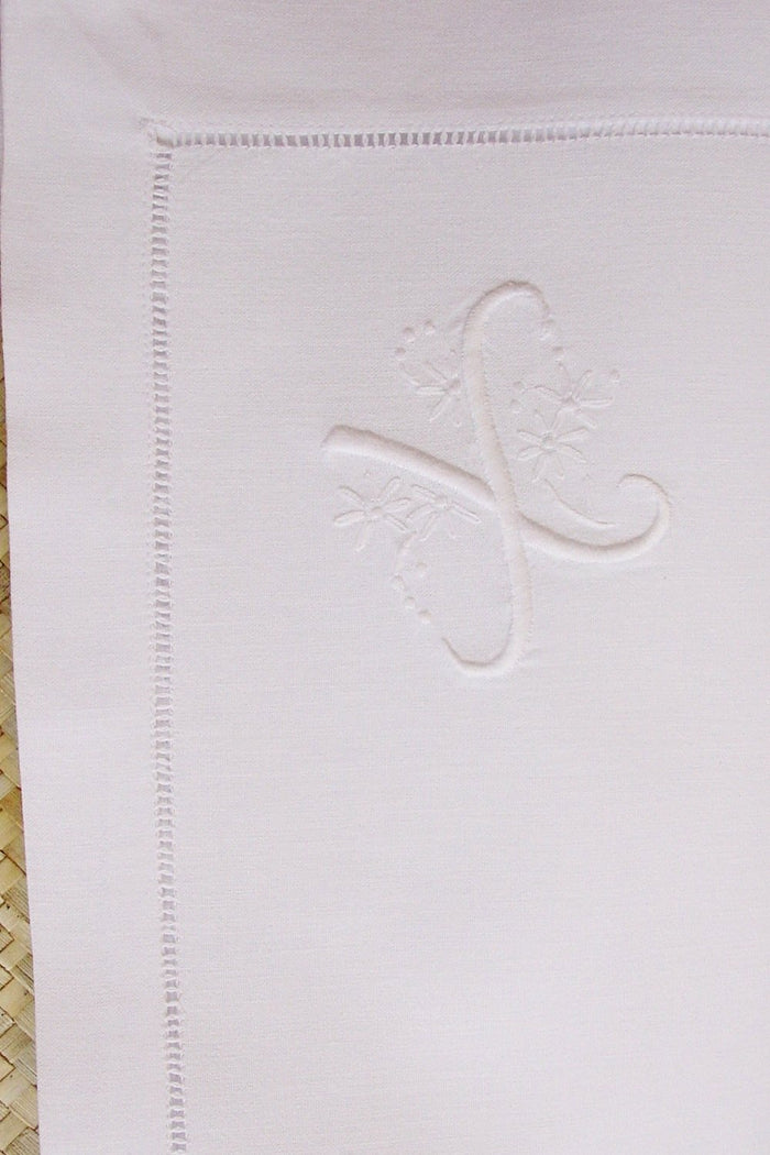 handgestickte Monogramm Stoffserviette Baumwolle weiß mit Buchstabe X