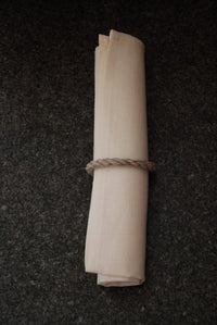 Serviette aus Leinen mit Maschinensaum in creme