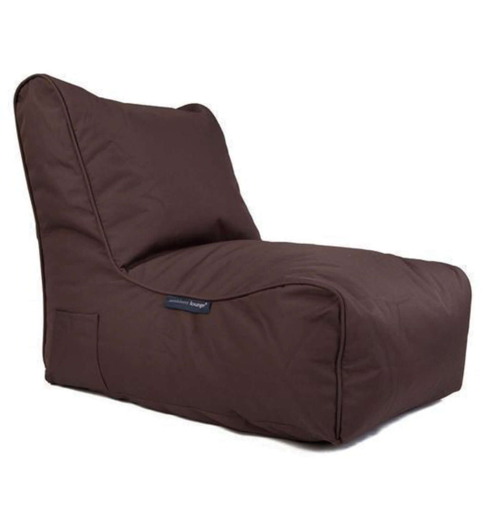 Evolution Lounge Sitzsack für den Außenbereich in der Farbe chocolate.