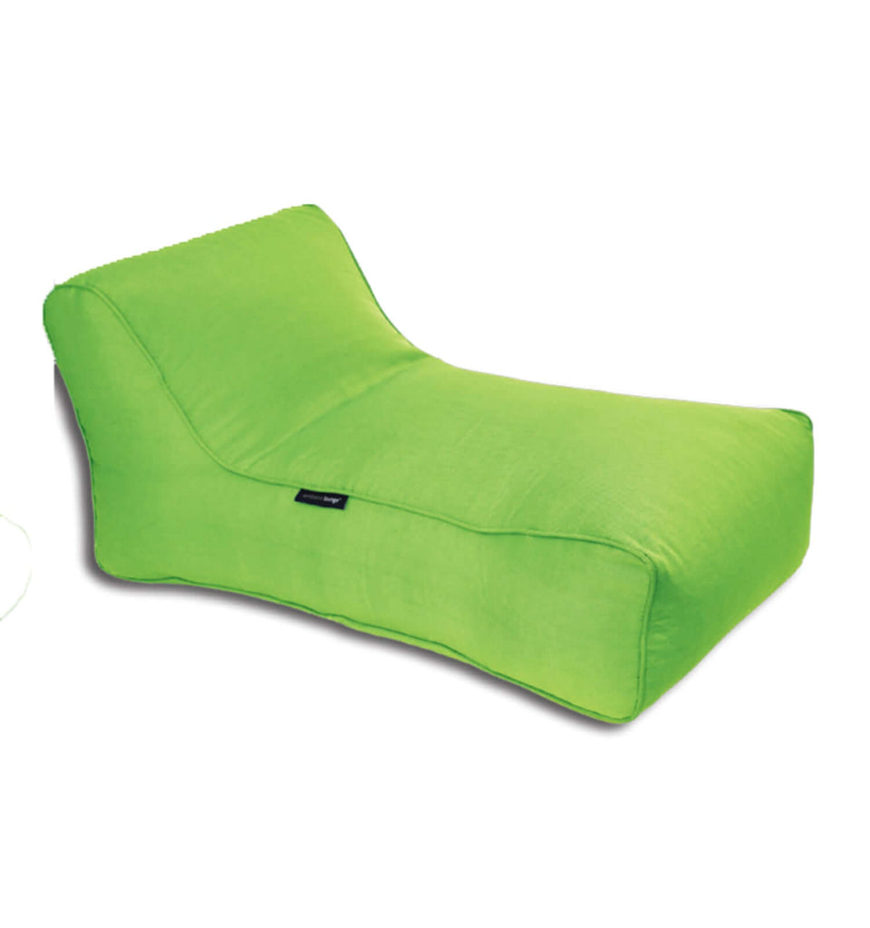 Lounge Sitzsack Studio Lounger aus wasserabweisendem Material der Farbe apfelgrün