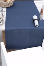 Tischläufer Kampen aus Leinen mit Maschinensaum in der Farbe dunkelblau