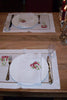 Weihnachtssets aus weißem Halbleinen mit handgestickten Mistel Motiven -Weihnachtsmistel-Tischset auf Deutsch