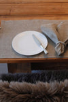 Tischset Oslo aus Leinen in seiner Naturfarbe mit Maschinensaum