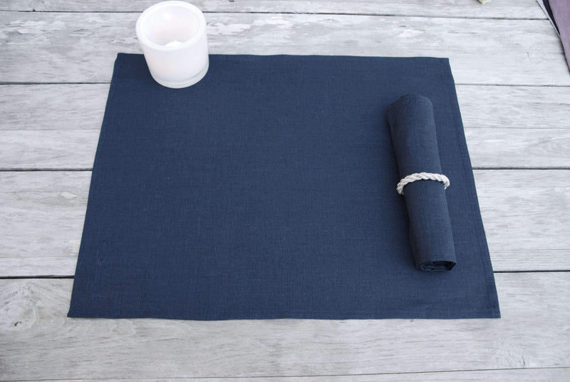 Tischset Kampen aus Leinen mit schmalem Saum in der Farbe dunkelblau-Tischsets aus Leinen in deutscher Sprache