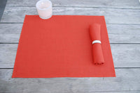 Tischset Kampen aus Leinen mit schmalem Saum in der Farbe orange-Tischsets aus Leinen in deutscher Sprache.