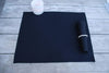 Tischset Kampen aus Leinen mit schmalem Saum in der Farbe schwarz