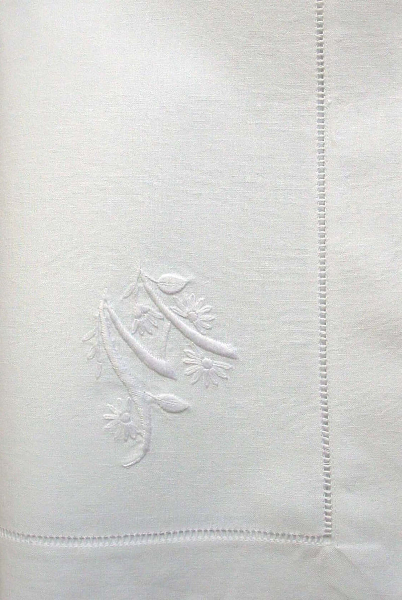 Monogramm Serviette handgestickt Buchstabe M
